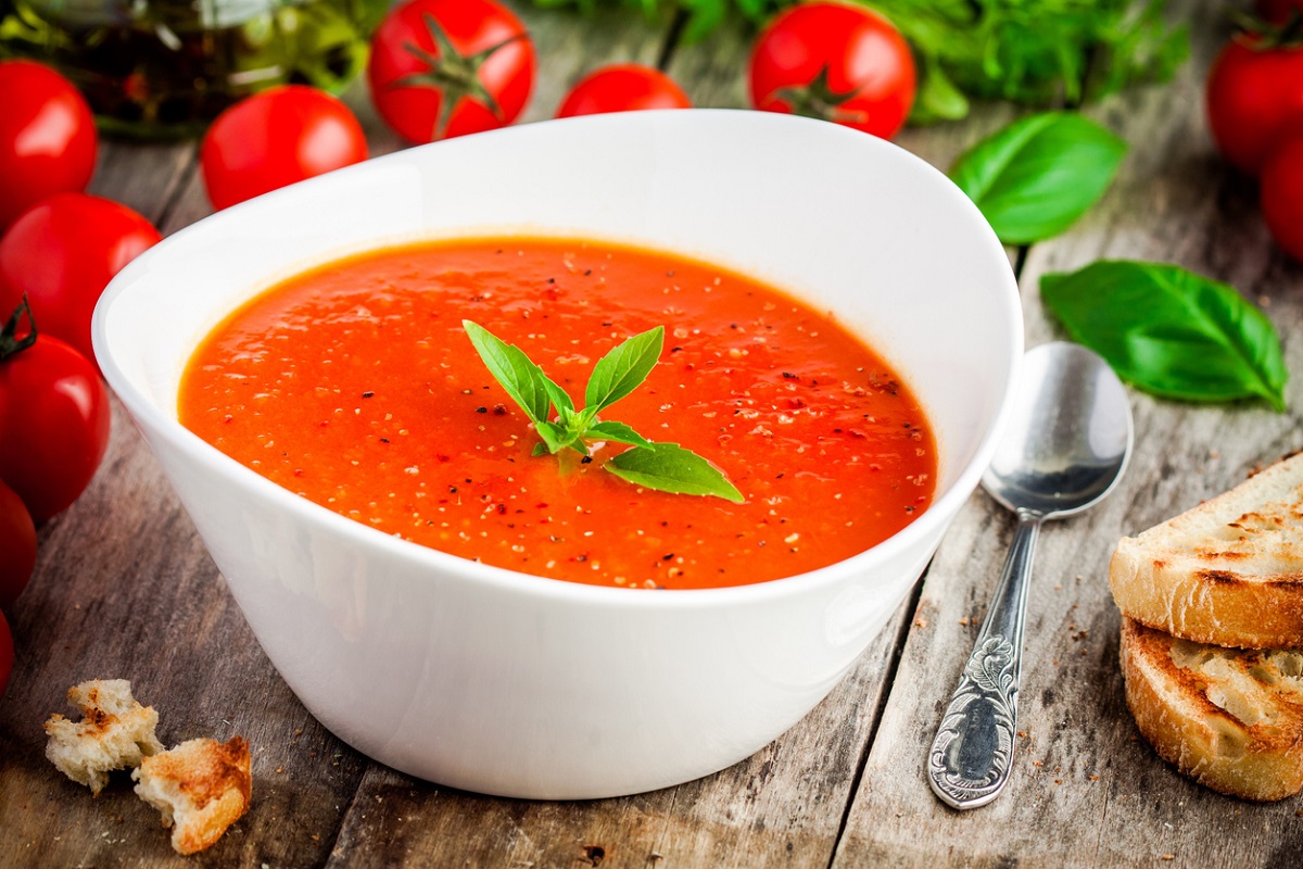 sopa detox tomate